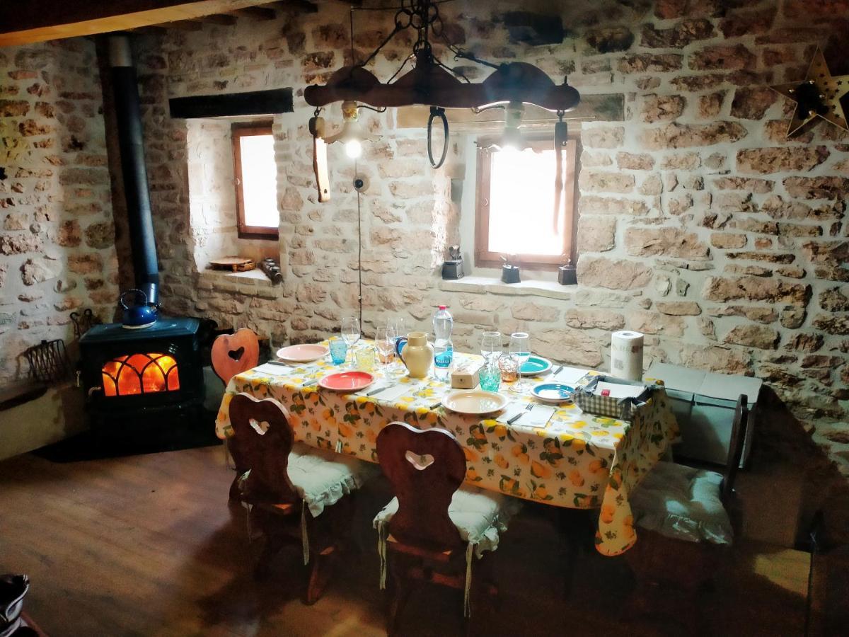 Maison En Pierre Fiastra Eksteriør billede