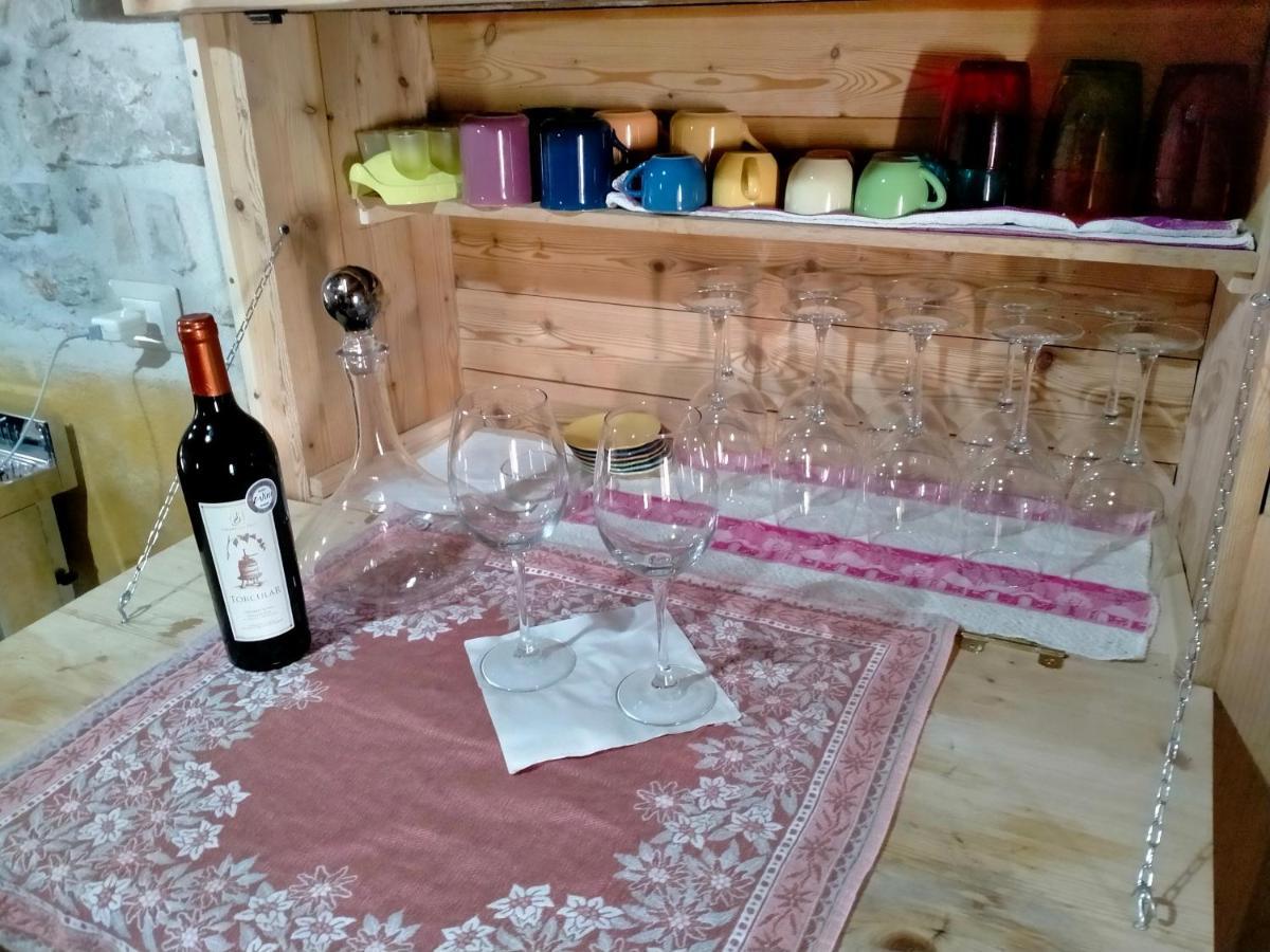 Maison En Pierre Fiastra Eksteriør billede